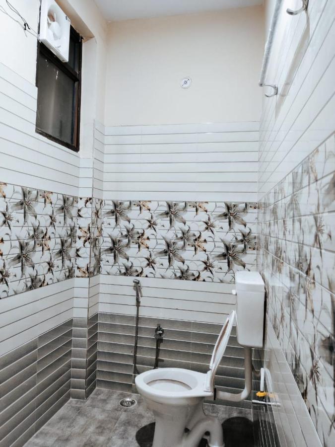 Priyaparadiseinn Varanasi Exterior foto